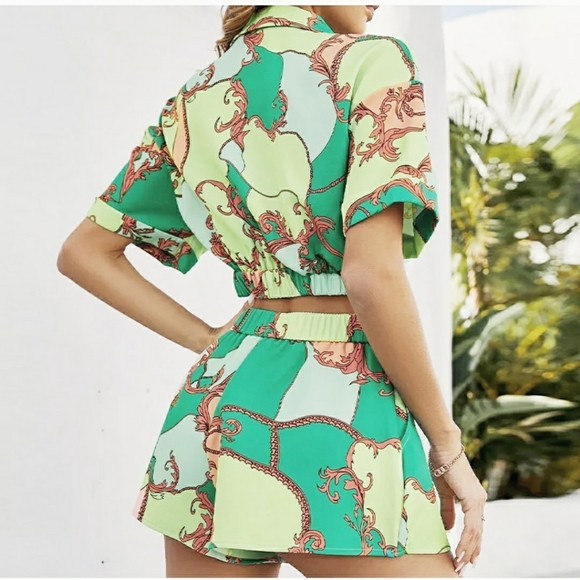 Green Baroque print shorts set - Picture 2 of 7